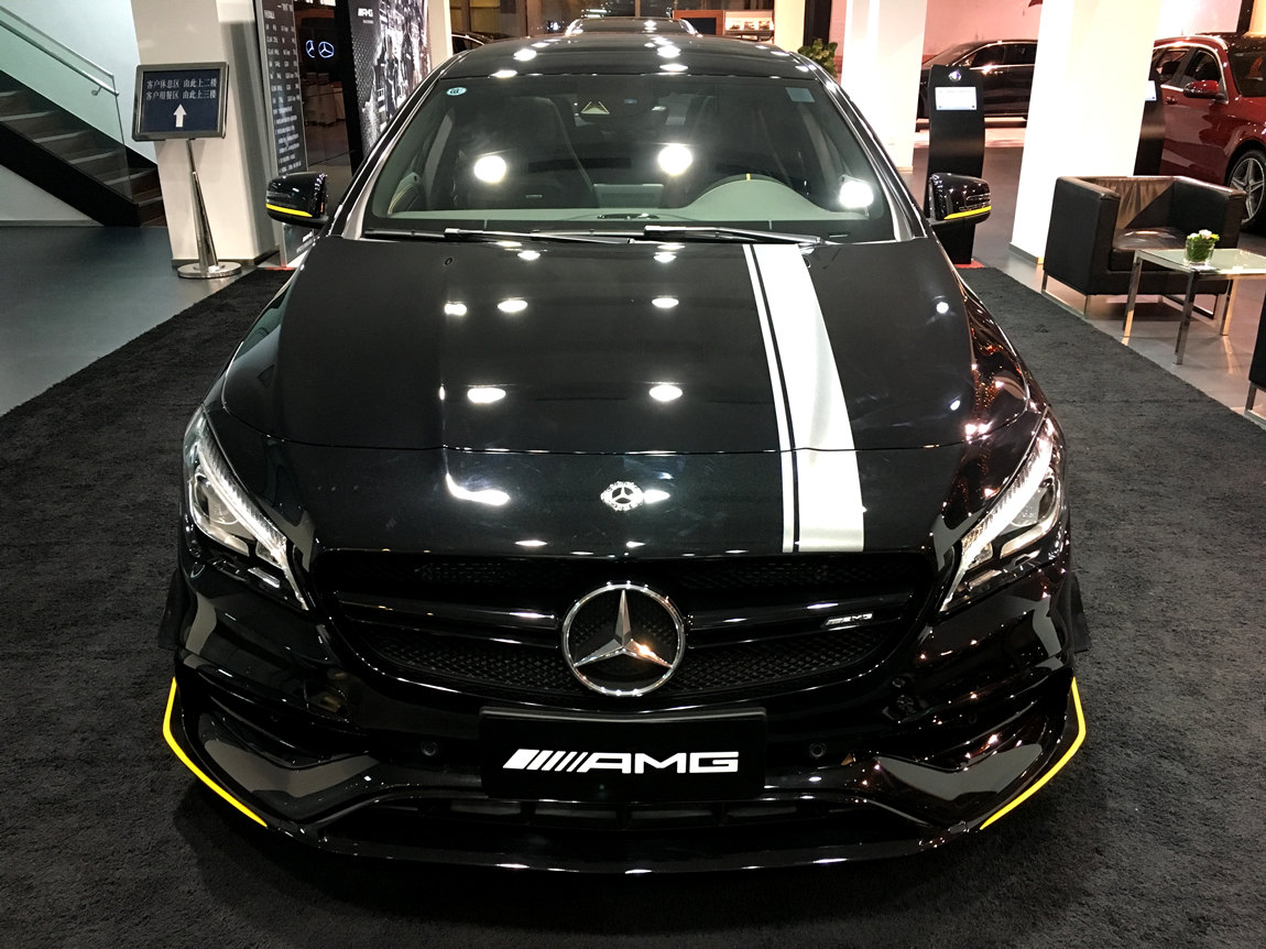 奔驰cla 45 amg 暗夜雷霆限量版 现车优惠5万元