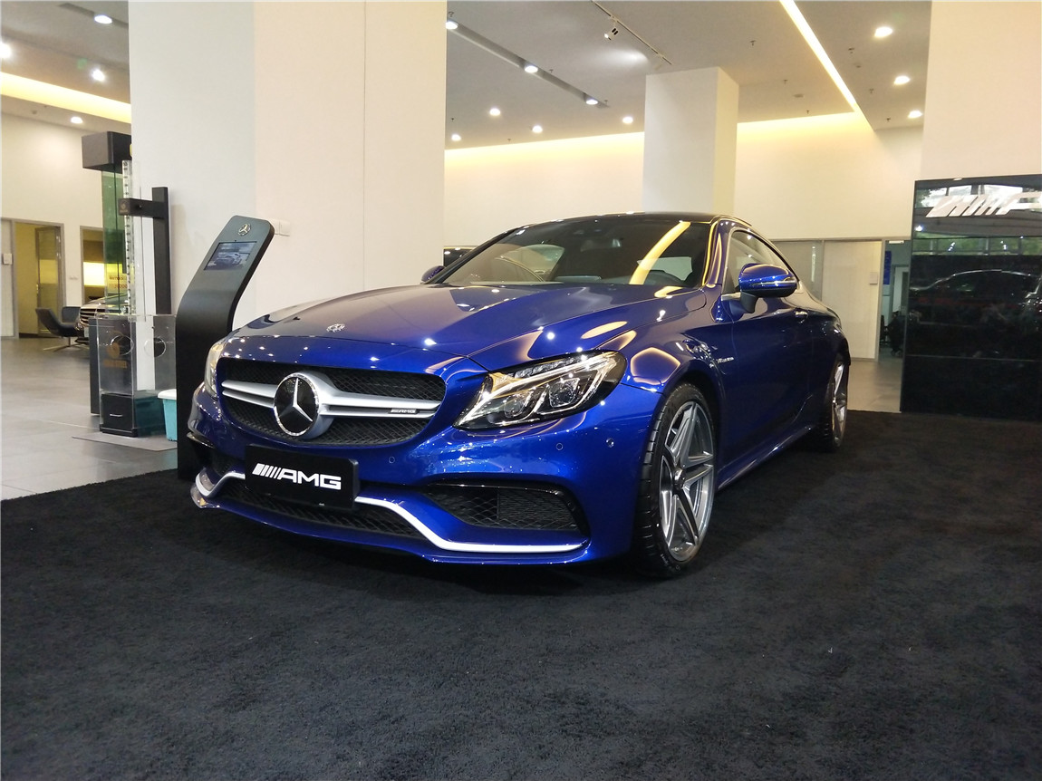 奔驰amg c63 coupe 宝石蓝/黑内 现车优惠5万元