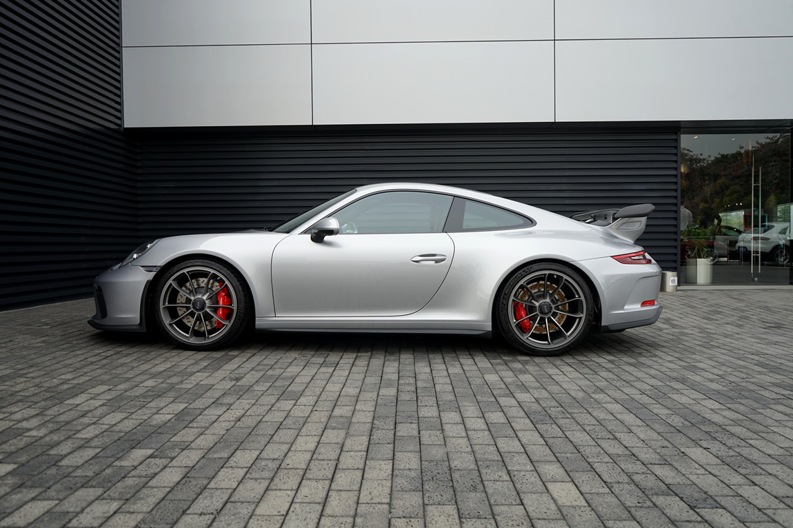 保时捷911gt3gt银黑内交付浙江嘉兴客户