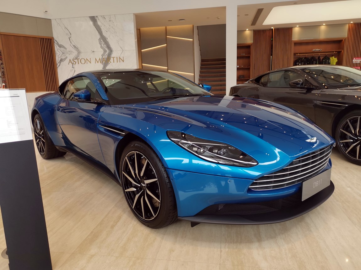阿斯顿马丁db11v8纵情蓝靛蓝现车优惠8个点